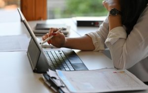 How to Balance Creativity and Productivity in Your Digital Life