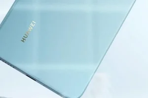 How Do Huawei Devices Handle Bank App Updates?