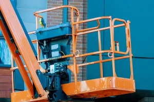 How Hydraulic Lifts Improve Productivity in Manufacturing and Construction